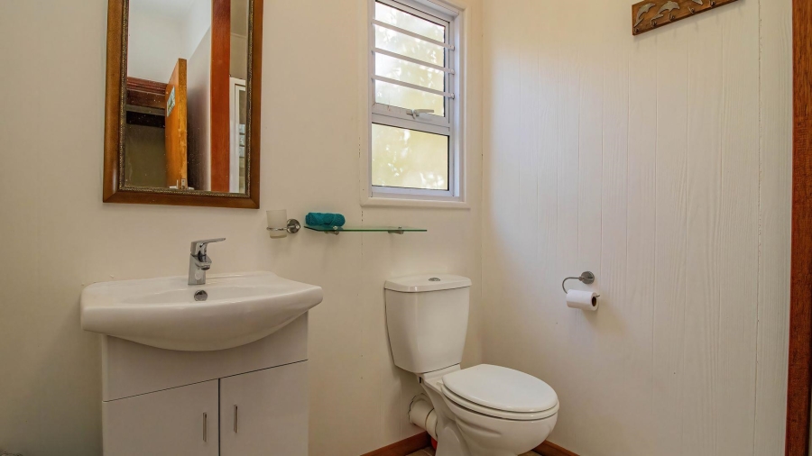 4 Bedroom Property for Sale in Perlemoenbaai Western Cape